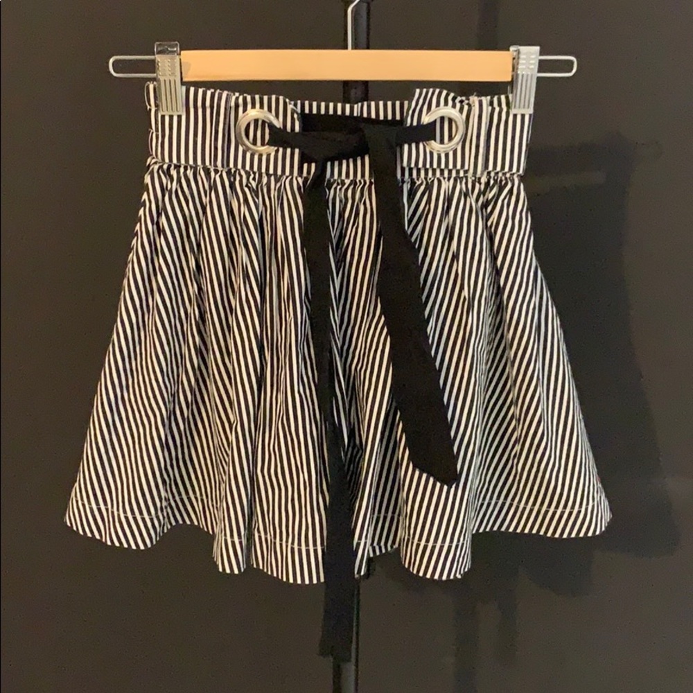 Striped bow skirt